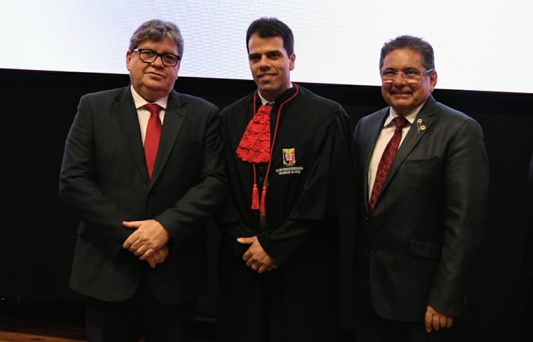 cec933c8-e680-4033-a76d-14cffcc19587