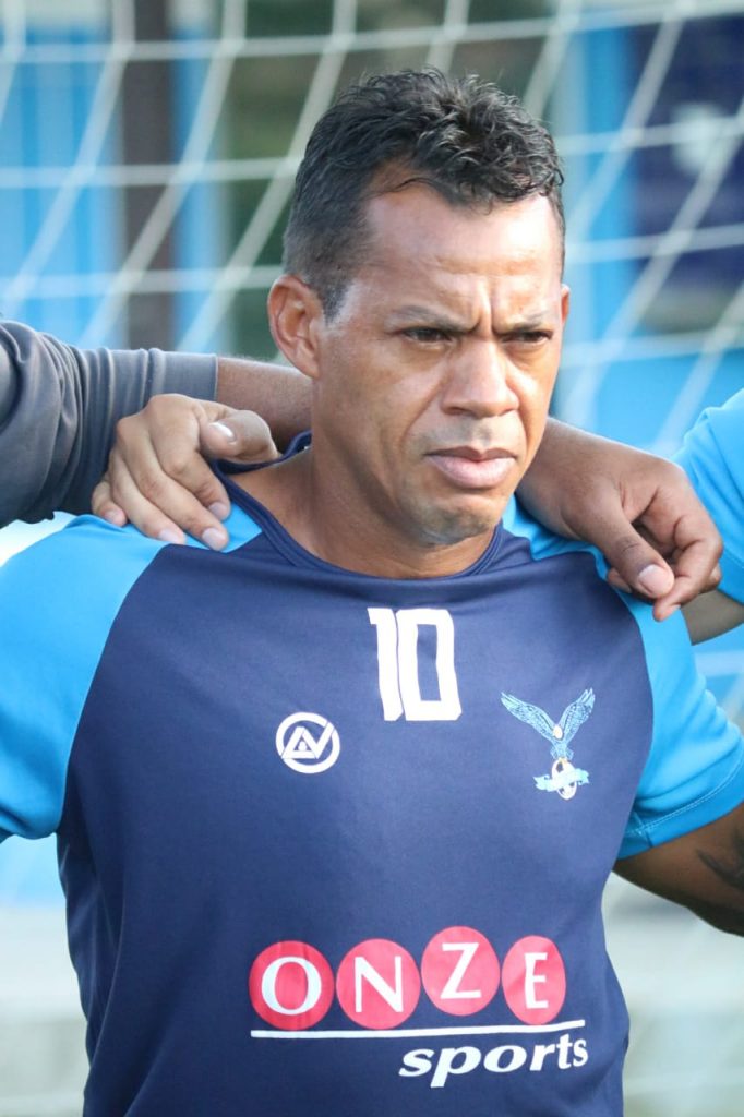 Campina Grande, Brazil. 15th Mar, 2020. Marcelinho Paraíba receives tribute  from coach Eudes Pedro after being replaced during a game between Perilima  and Centro Sportivo Paraibano (CSP), held this Sunday afternoon (15)