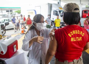 vacinacao-gauchinha-NIARANJAN-DO-O-16042020_1-1-300x218