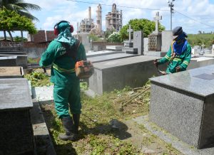 LImpeza-de-cemitério-300x218