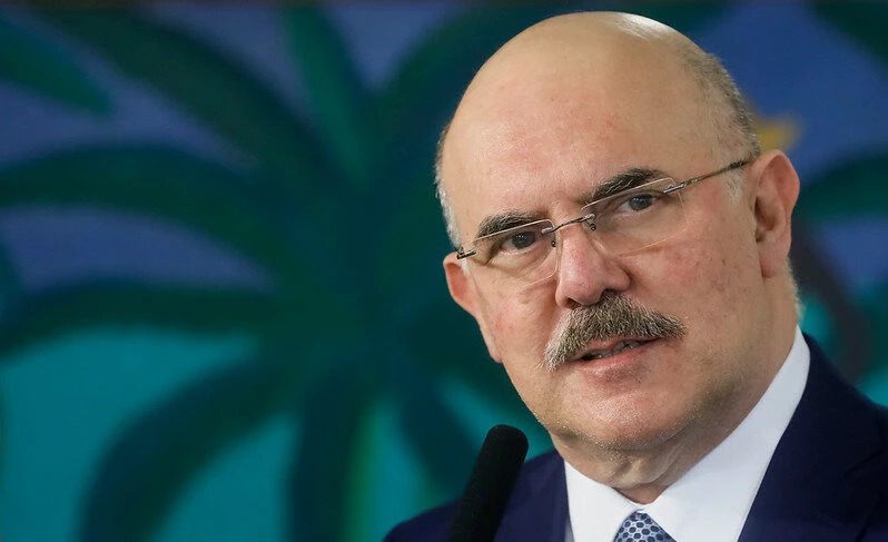 Milton-Ribeiro-disse-que-está-com-início-de-pneumonia-e1600355892820