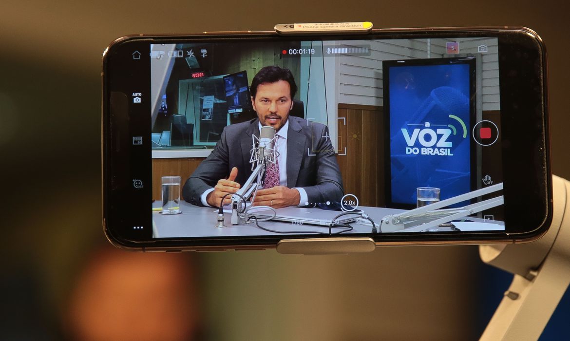 voz_do_brasil_fabio_faria_1703215094
