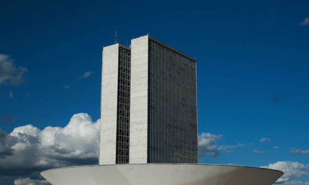 monumentos_brasilia_cupula_plenario_da_camara_dos_deputados3103201340