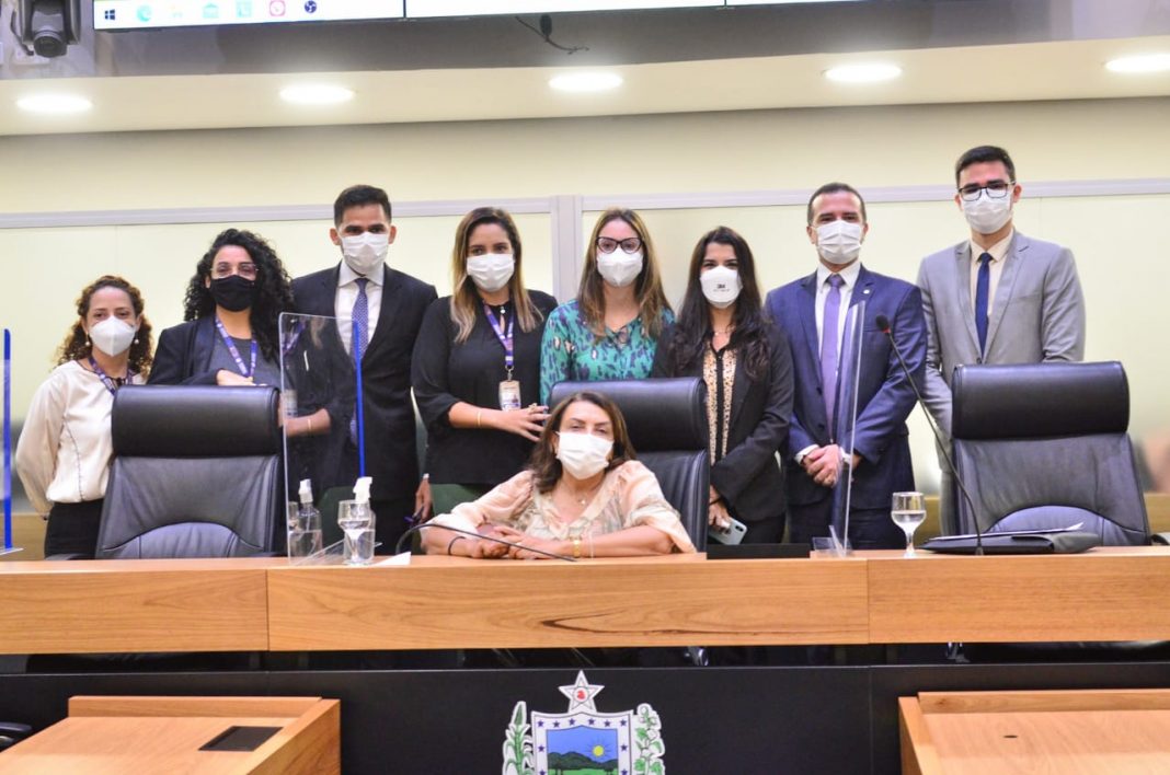 de477bf4-8570-3d1b-d645-452ea87e31a0