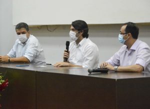 LEO_BEZERRA_PAPEL_ZERO_FOTO_KLEIDE_TEIXEIRA_05-300x218