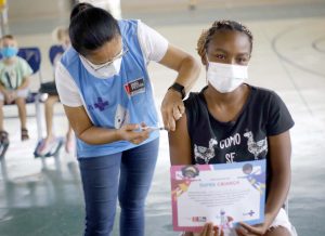 VACINACAO_INFANTIL_COVID_FOTO_KLEIDE_TEIXEIRA_18-300x218