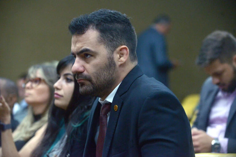 Deputado-estadual-Arthur-do-Val-768x512