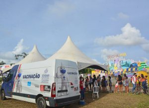 vacinacaoparque_covid19_foto_dayseeuzebio-5-300x218