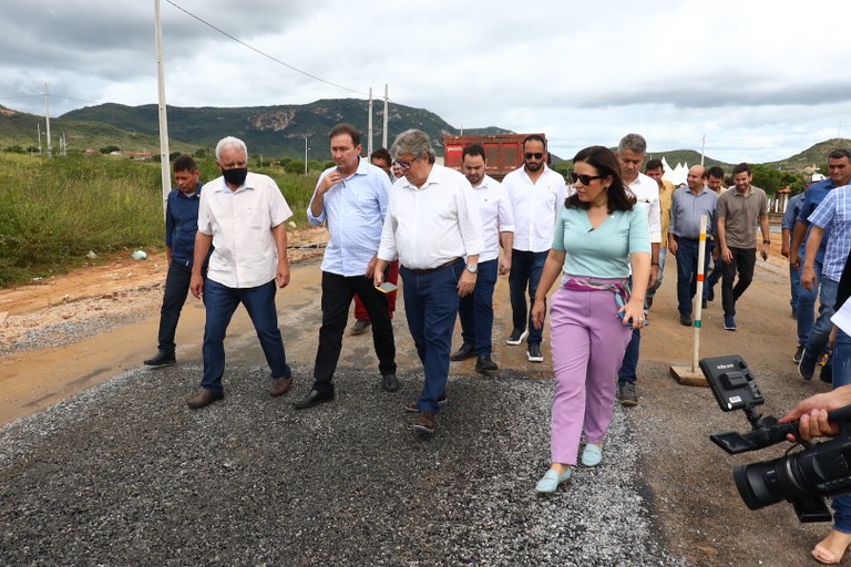 f3efea9b-a43f-4381-bfaa-bdfbf103babb