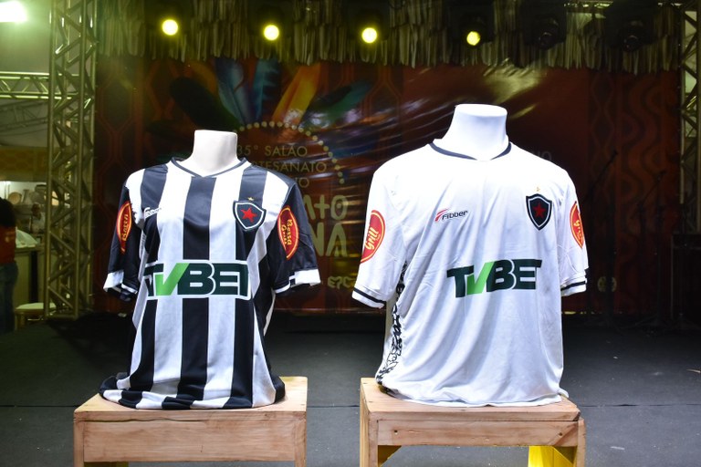 d8e52bda-da30-4b7f-b23b-8f13c6c1a089