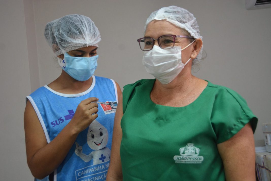 VACINACAO_PRONTOVIDA_FOTO_KLEIDE_TEIXEIRA-72-1536x1024