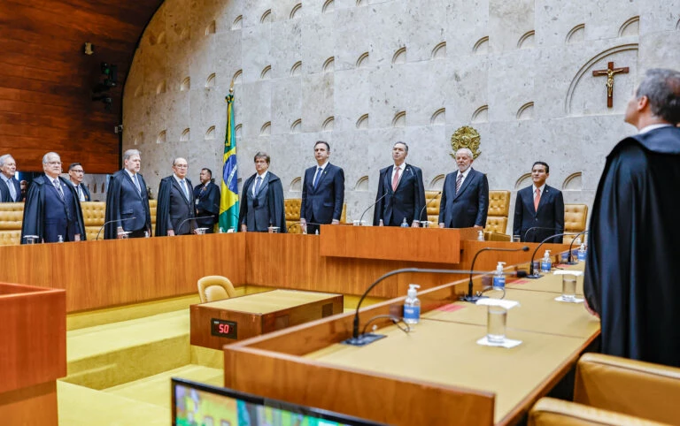 Lula-durante-sessão-no-STF-e1715258029565-768x482