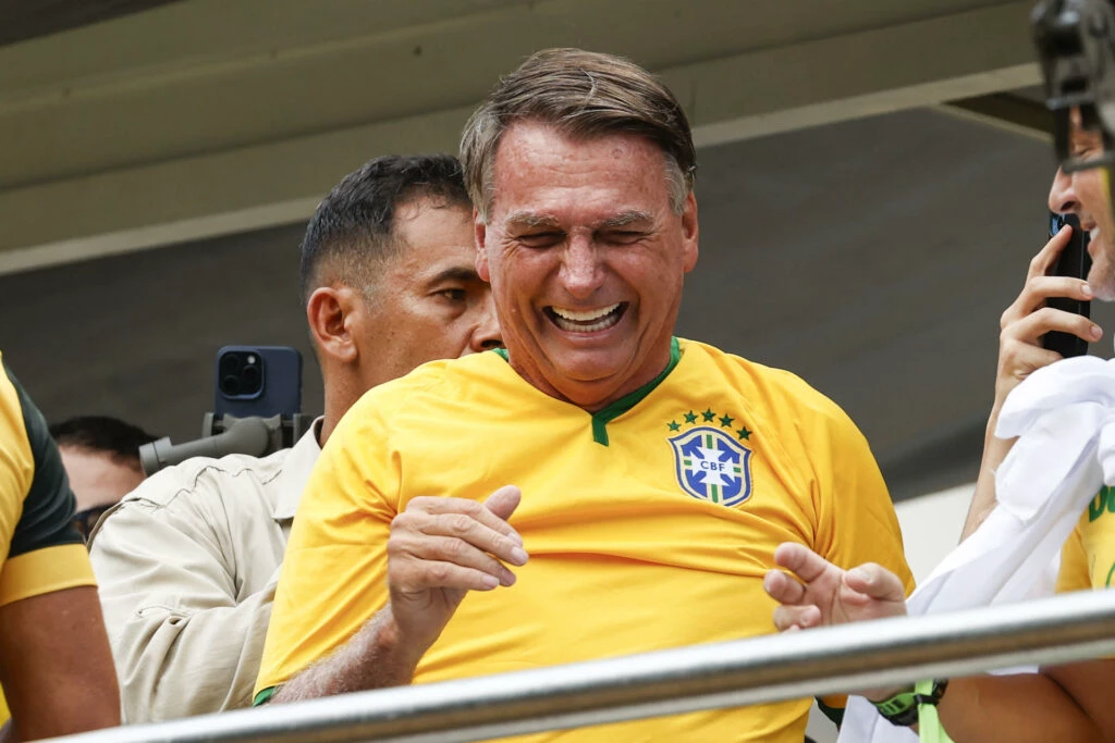 Ex-presidente-Jair-Bolsonaro-na-Avenida-Paulista-1024x683