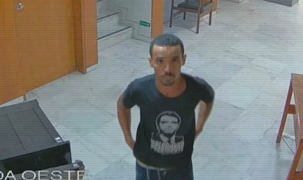 Homem-que-danificou-relogio-no-Planalto-e1718977903343