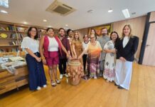 Peça de cerâmica bordada produzida por artesãs de Cajazeiras ganha espaço de destaque no Ministério da Cultura