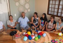 Crocheteiras de Boqueirão têm oficina com Ronaldo Fraga e resultado será apresentado no 41° Salão do Artesanato Paraibano