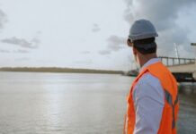 Lucas Ribeiro inspeciona obra da Ponte do Futuro, que atinge 50% de conclusão e projeta desenvolvimento da região