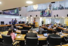 ALPB aprova projeto que permite a autistas permanência de seu acompanhante terapêutico na escola