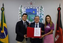 João Azevêdo assina protocolos com Aena para campanha de combate à violência contra a mulher em aeroportos no Carnaval