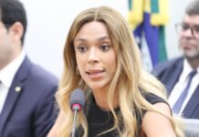 ONG de mulheres processa Erika Hilton por postagem ofensiva