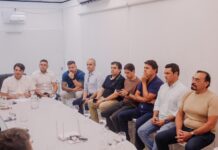 Em reunião com vereadores, Leo Bezerra fortalece diálogo entre Executivo e Legislativo