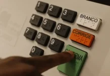 TSE celebra 30 anos da urna eletrônica com foco na segurança do voto e no combate à desinformaçã